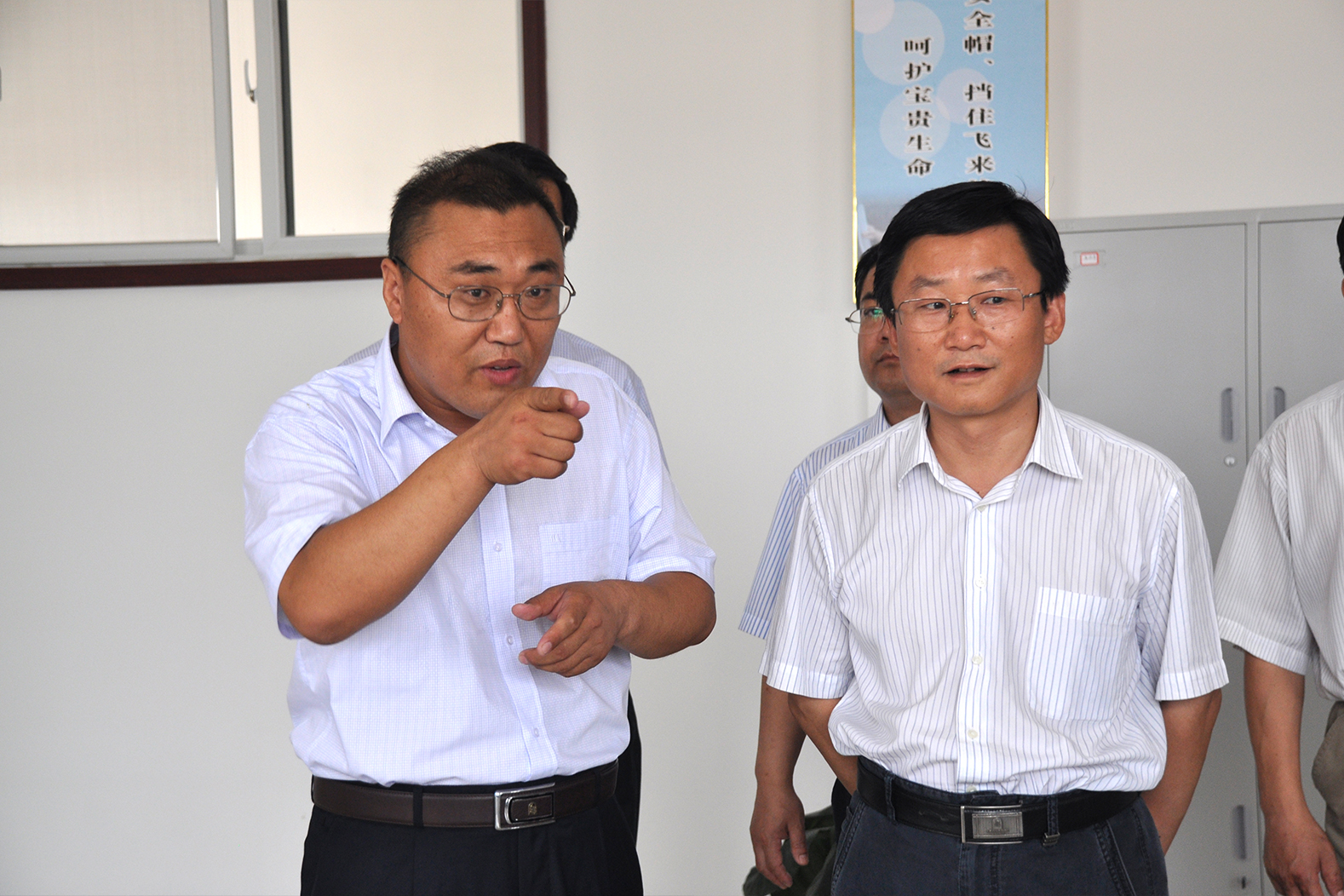 5、原廣饒縣委書記現(xiàn)東營市政法委書記田和友到公司視察指導(dǎo).jpg